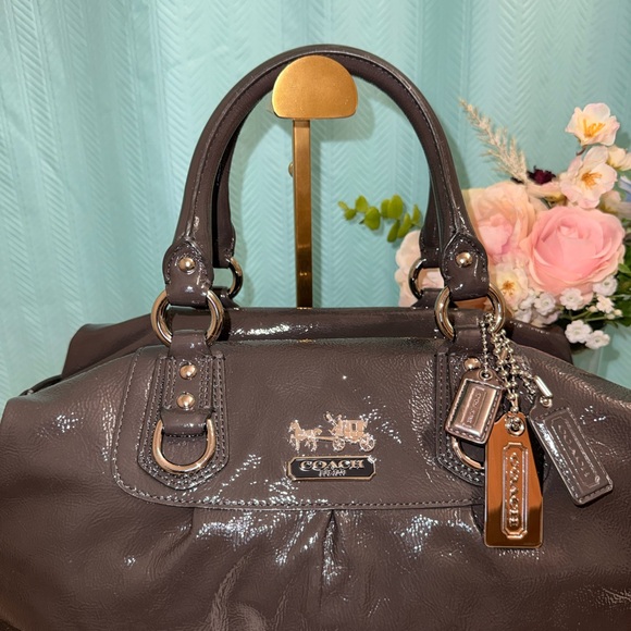 😎 Y2K LEGACY 😎 NWOT - Coach Large Graphite Patent “Madison Sabrina” Satchel - Picture 3 of 12